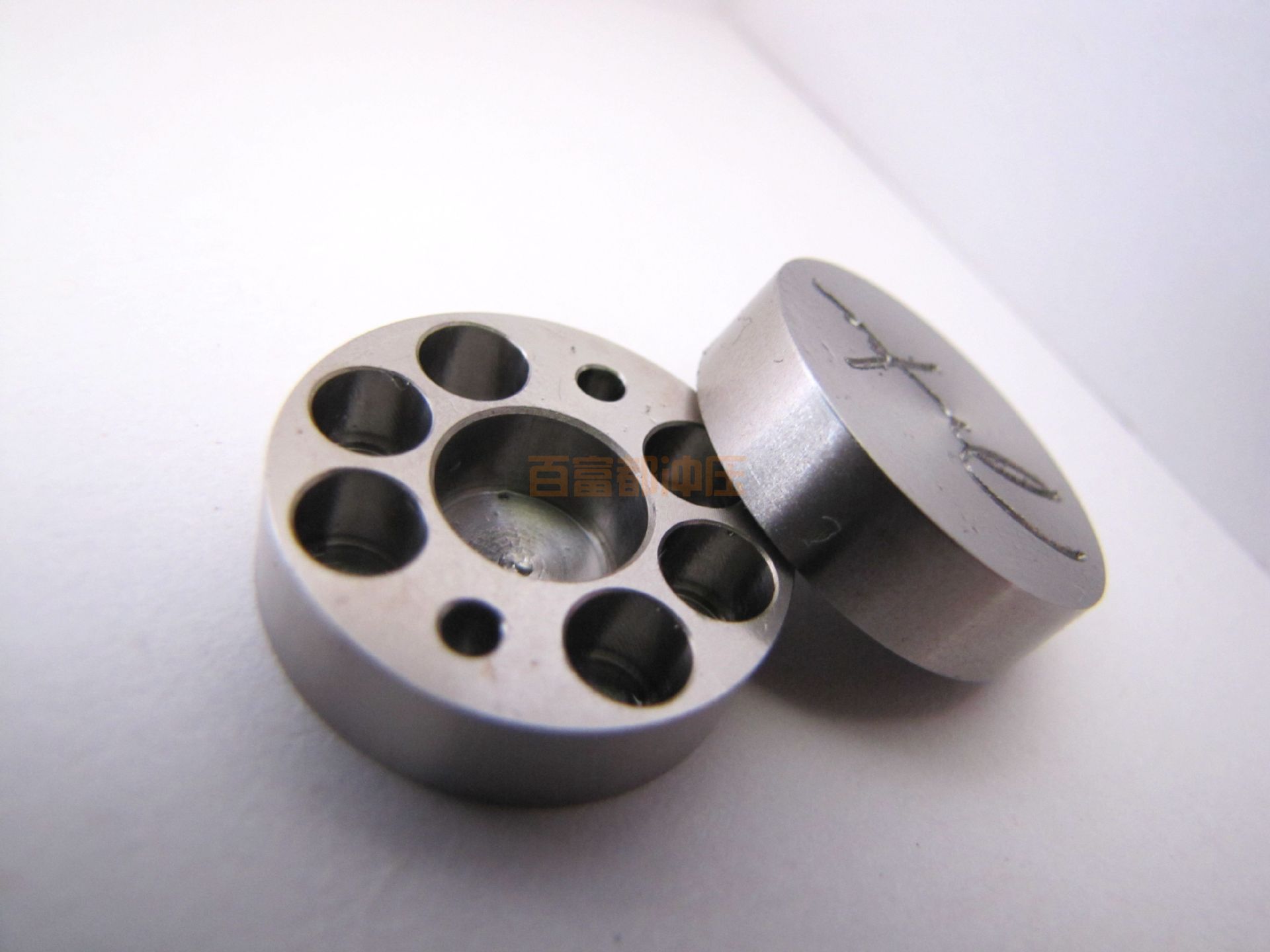 电脑锣加工过程中有哪些注意事项?