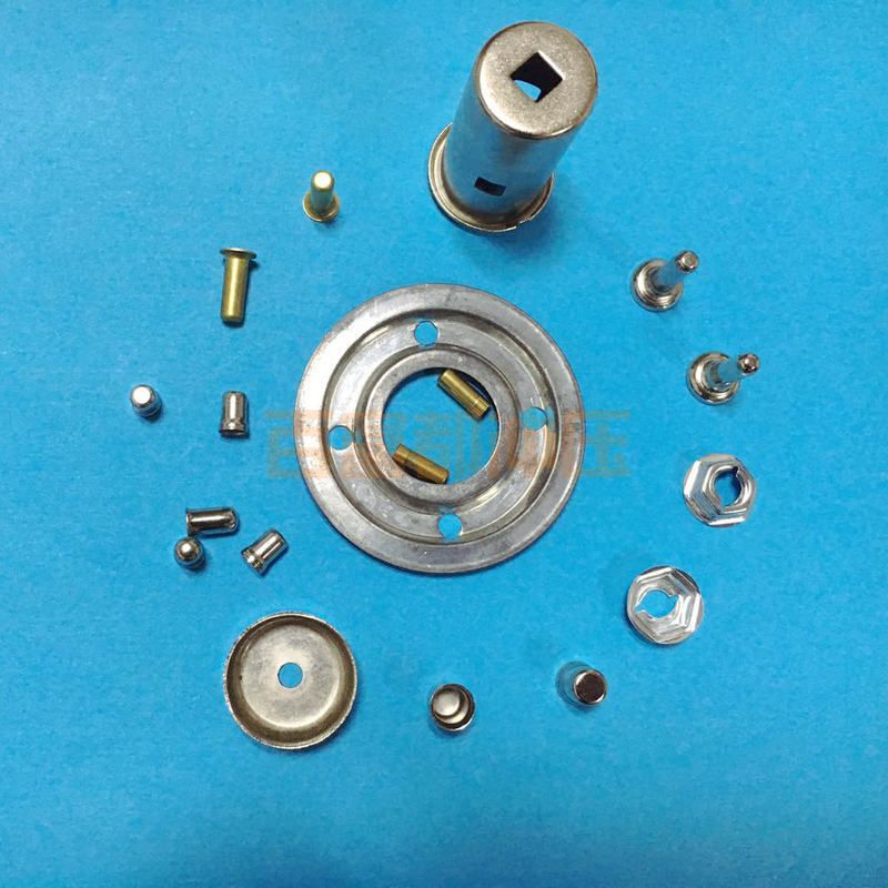 浅谈五金冲压件生产加工中锻压机的安全操作步骤